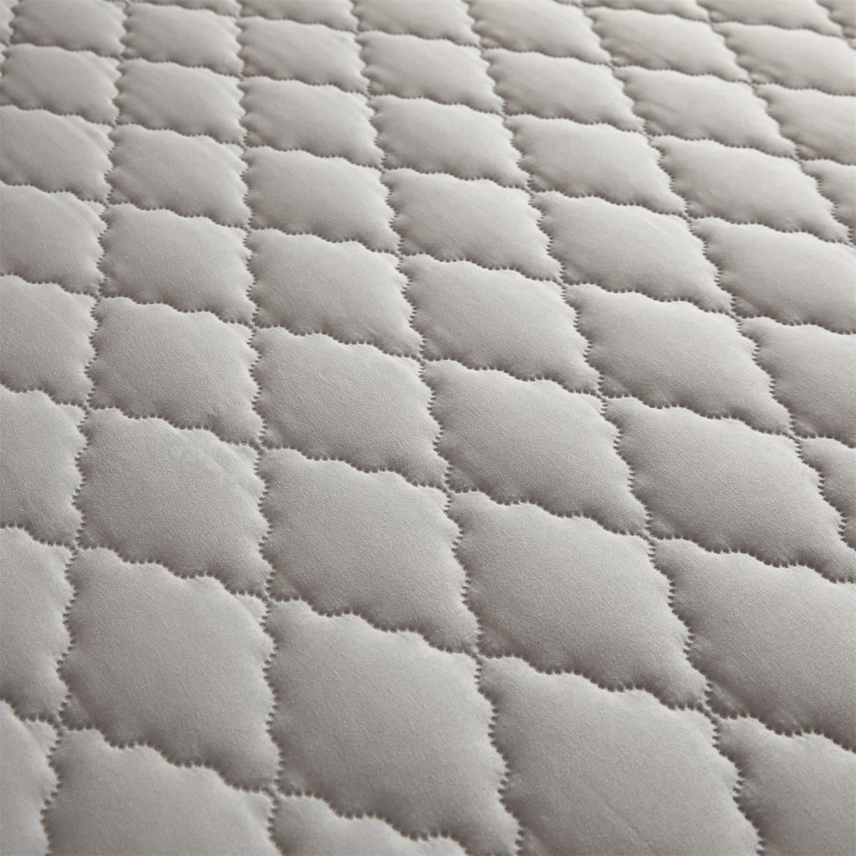 91家纺网 家纺一手货源 找家纺 雯豆家纺 2025新品外贸亚马逊纯色防水夹棉床笠跨境电商速卖通床罩可定制尺寸 菱形格防水床笠-浅灰