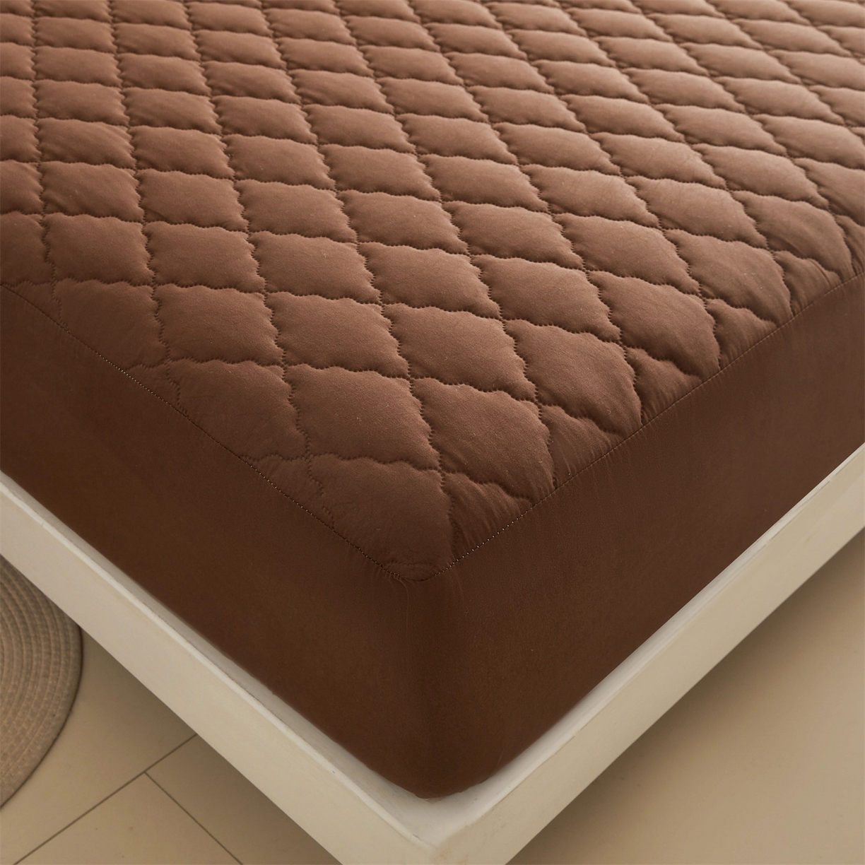 91家纺网 家纺一手货源 找家纺 雯豆家纺 2025新品外贸亚马逊纯色防水夹棉床笠跨境电商速卖通床罩可定制尺寸 菱形格防水床笠-深棕