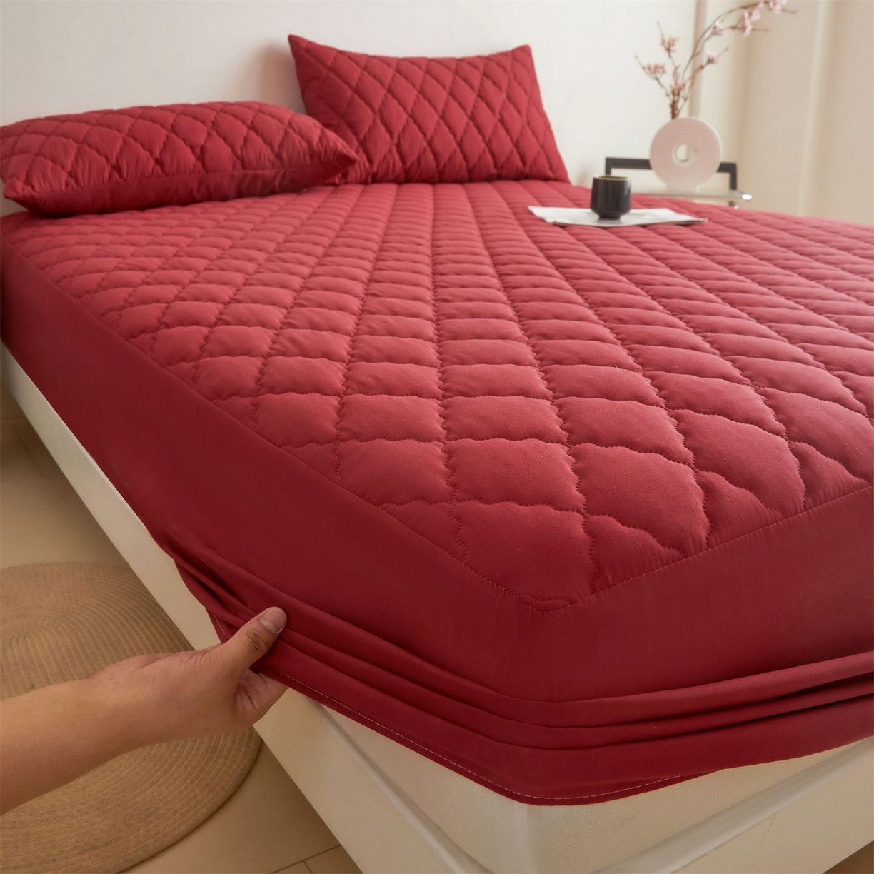 91家纺网 家纺一手货源 找家纺 雯豆家纺 2025新品外贸亚马逊纯色防水夹棉床笠跨境电商速卖通床罩可定制尺寸 菱形格防水床笠-酒红