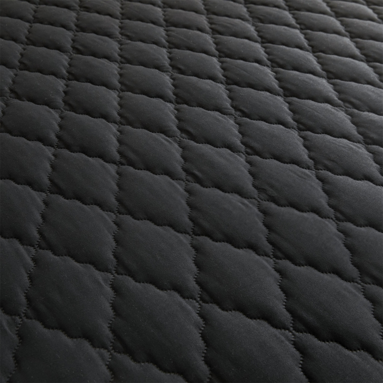 91家纺网 家纺一手货源 找家纺 雯豆家纺 2025新品外贸亚马逊纯色防水夹棉床笠跨境电商速卖通床罩可定制尺寸 菱形格防水床笠-黑色