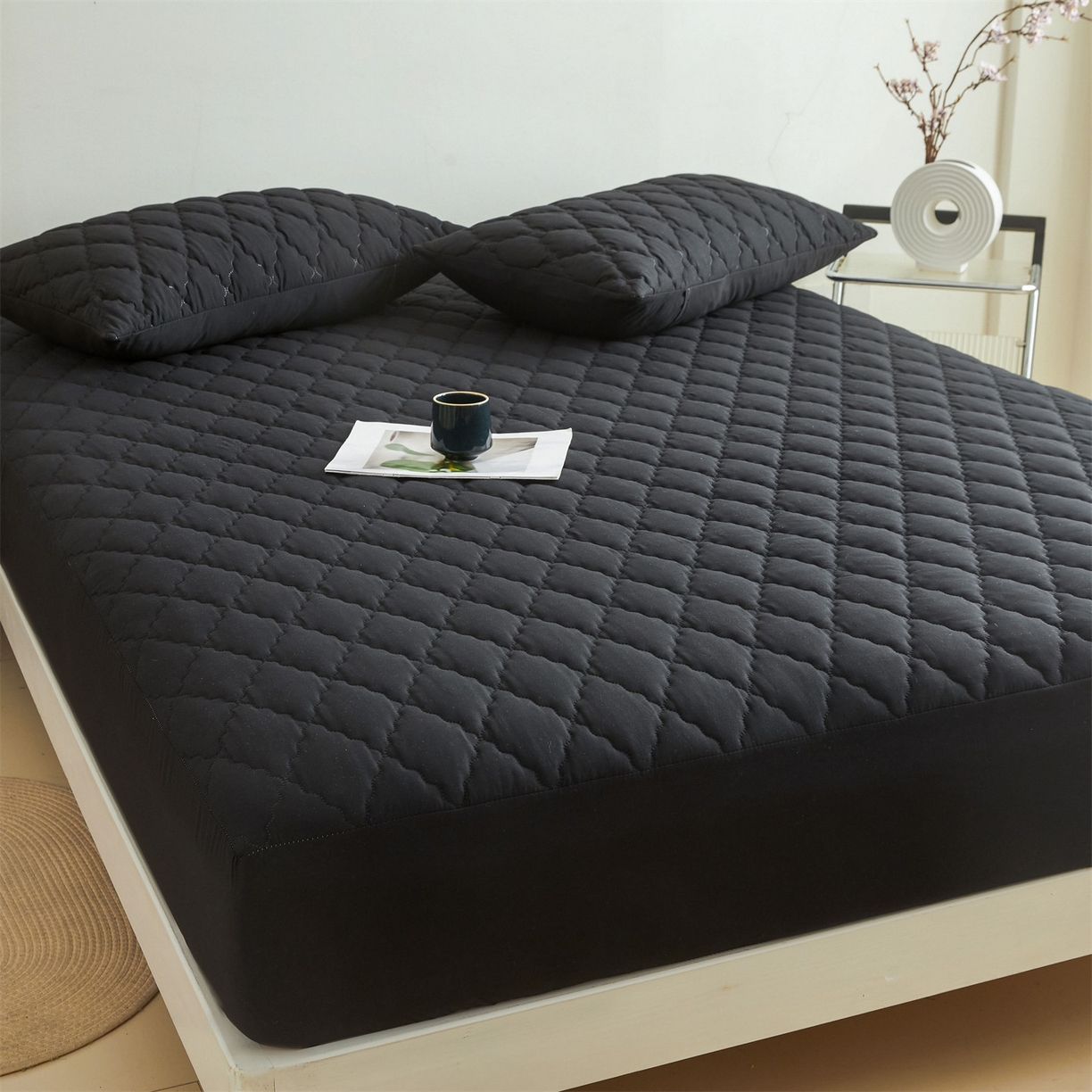 91家纺网 家纺一手货源 找家纺 雯豆家纺 2025新品外贸亚马逊纯色防水夹棉床笠跨境电商速卖通床罩可定制尺寸 菱形格防水床笠-黑色