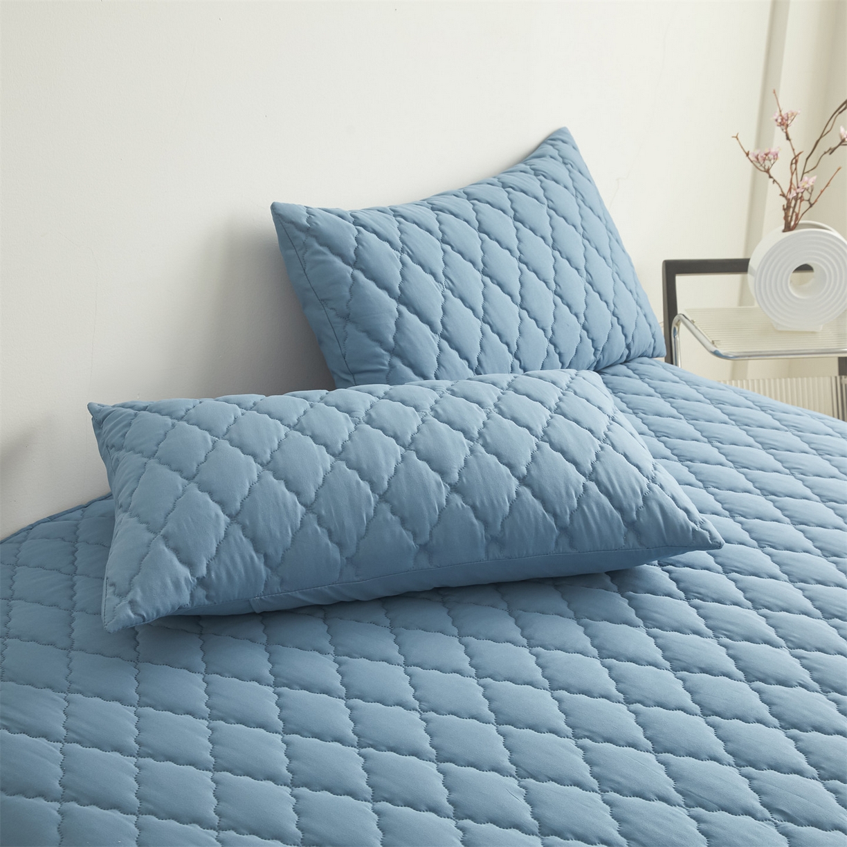 91家纺网 家纺一手货源 找家纺 雯豆家纺 2025新品外贸亚马逊纯色防水夹棉床笠跨境电商速卖通床罩可定制尺寸 菱形格防水床笠-湖蓝