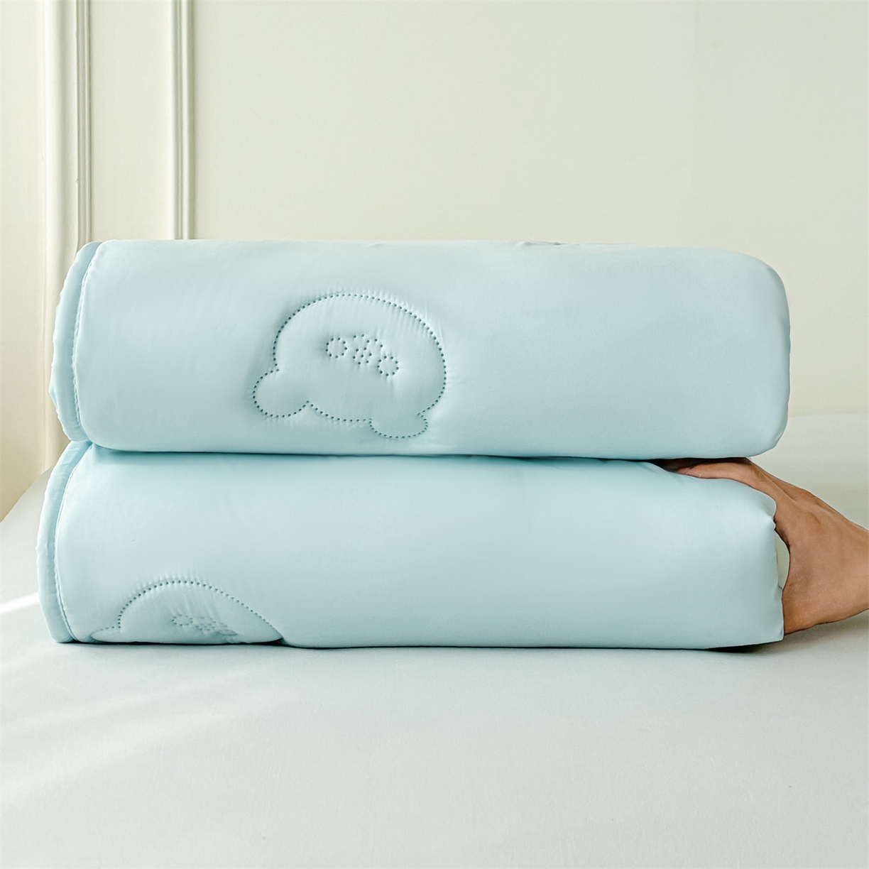 91家纺网 家纺一手货源 找家纺 雯豆家纺 2025超声波夹棉防水床笠三件套纯色素色隔尿床罩床垫保护套 小熊仔-天空蓝