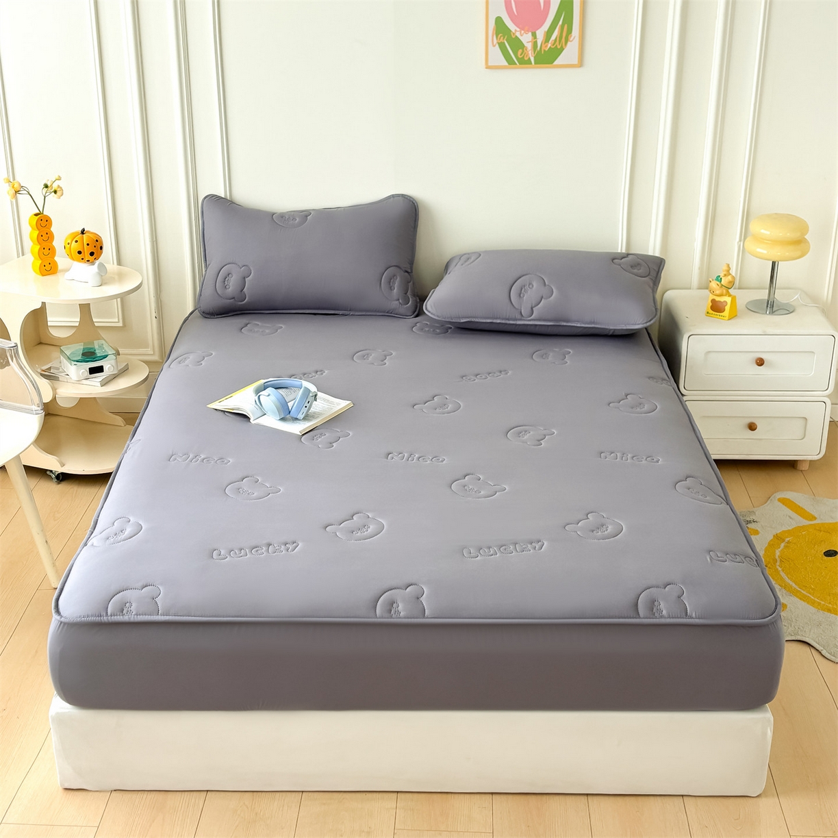 91家纺网 家纺一手货源 找家纺 雯豆家纺 2025超声波夹棉防水床笠三件套纯色素色隔尿床罩床垫保护套 小熊仔-时空灰