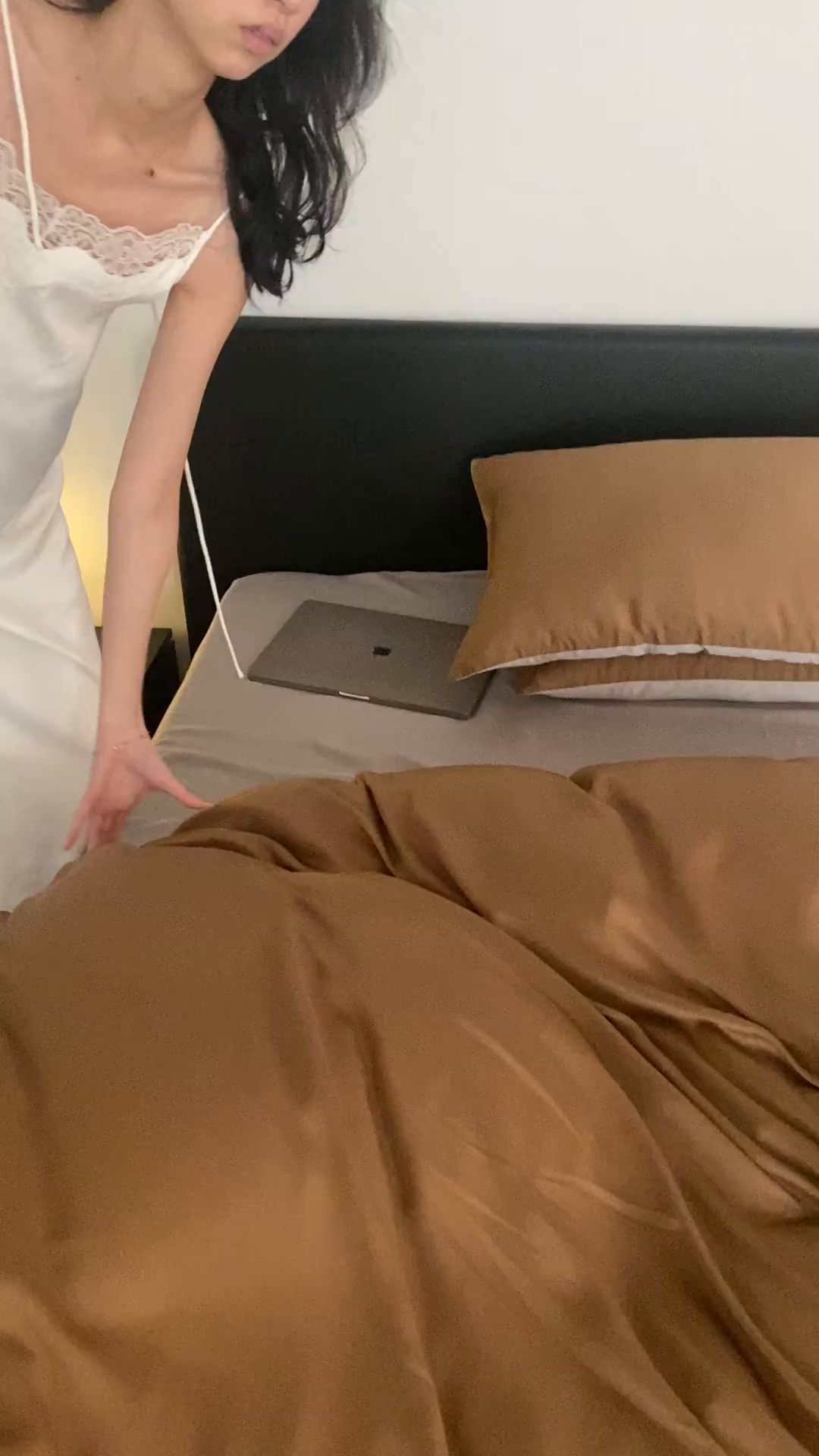 91家纺网 家纺一手货源 找家纺 （总）群鹿蚕丝羽绒馆 2025新款60支兰精天丝纯色双拼四件套