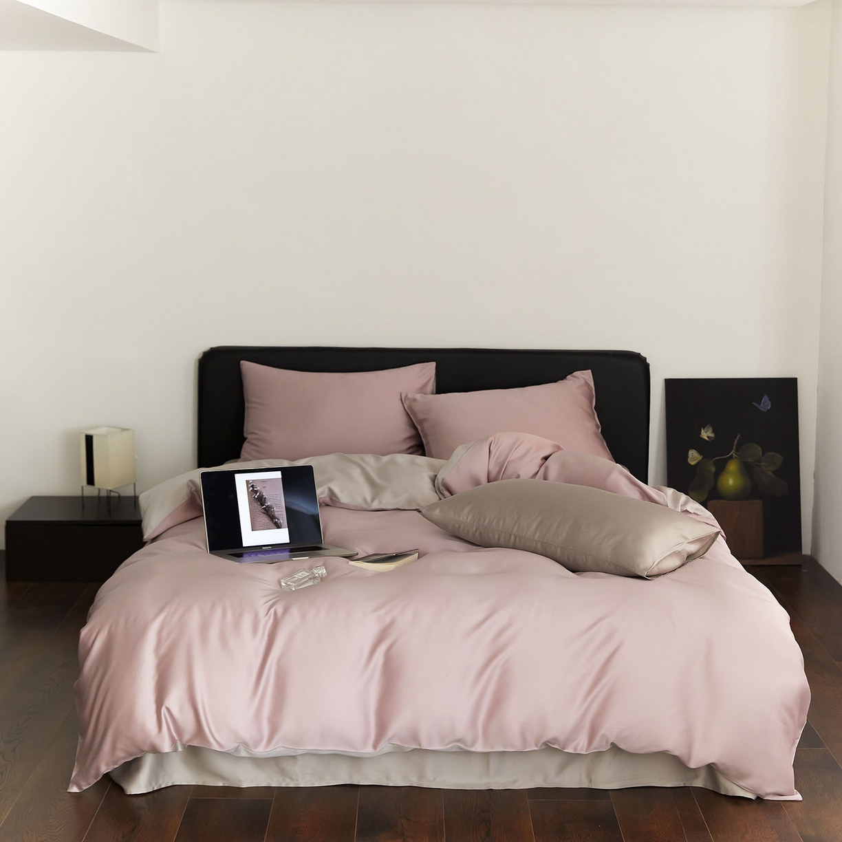 91家纺网 家纺一手货源 找家纺 群鹿蚕丝羽绒馆 2025新款60支兰精天丝纯色双拼四件套 满天星紫-曙光银