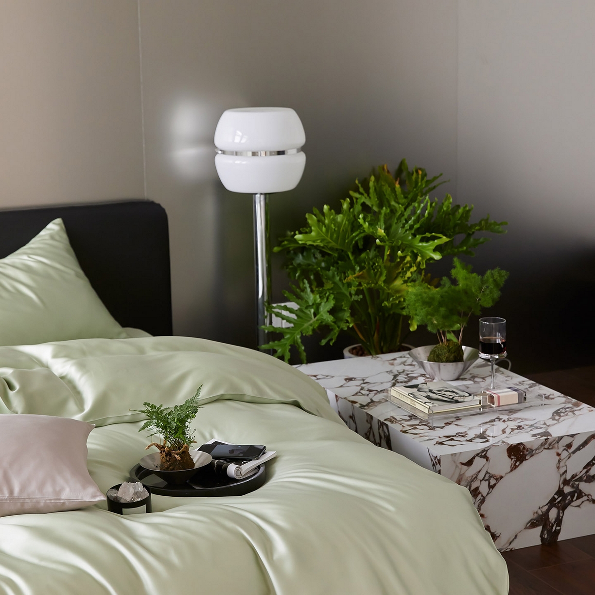 91家纺网 家纺一手货源 找家纺 群鹿蚕丝羽绒馆 2025新款60支兰精天丝纯色双拼四件套 嫩叶绿