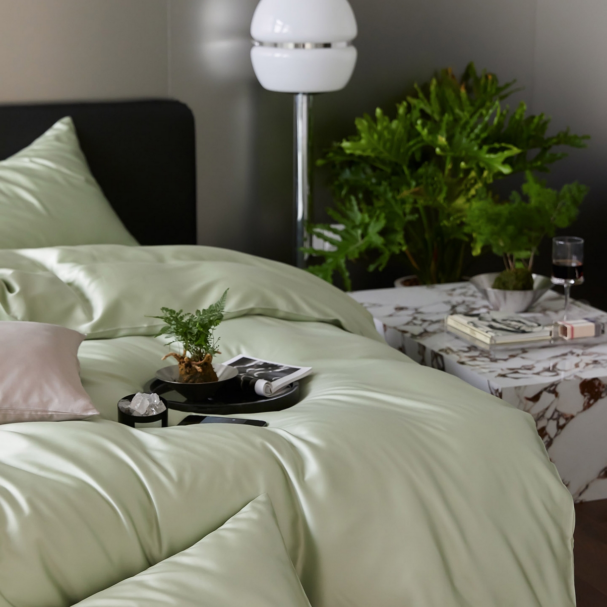 91家纺网 家纺一手货源 找家纺 群鹿蚕丝羽绒馆 2025新款60支兰精天丝纯色双拼四件套 嫩叶绿