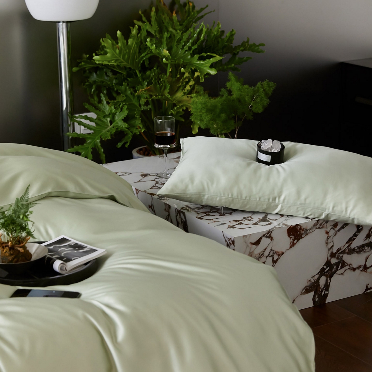 91家纺网 家纺一手货源 找家纺 群鹿蚕丝羽绒馆 2025新款60支兰精天丝纯色双拼四件套 嫩叶绿