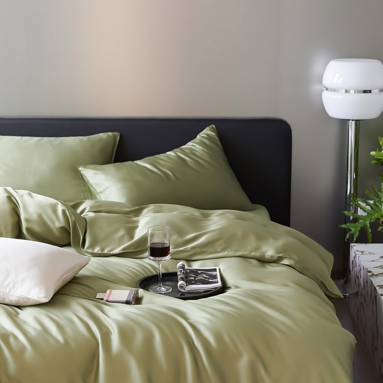 91家纺网 家纺一手货源 找家纺 群鹿蚕丝羽绒馆 2025新款60支兰精天丝纯色双拼四件套 欧芹绿