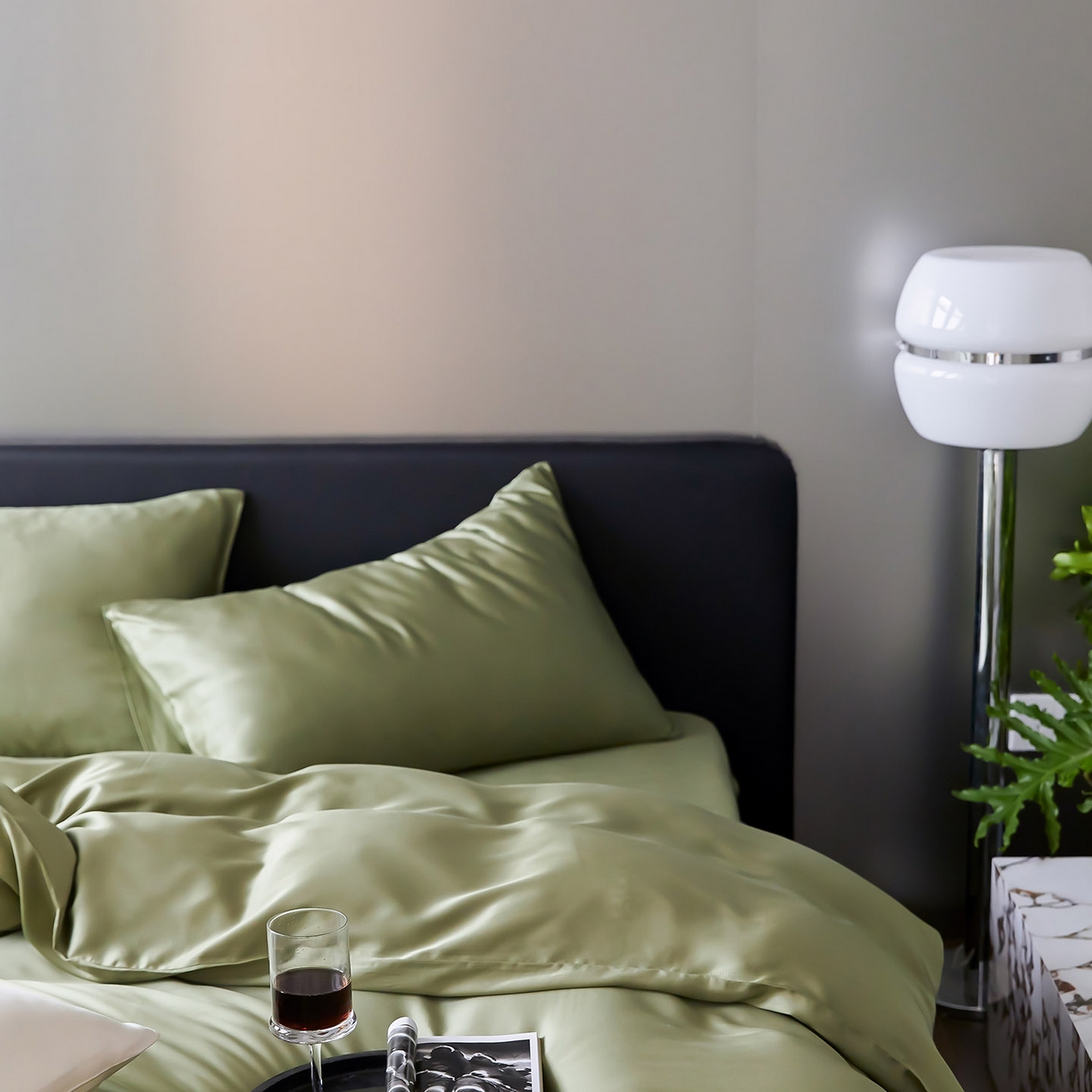 91家纺网 家纺一手货源 找家纺 群鹿蚕丝羽绒馆 2025新款60支兰精天丝纯色双拼四件套 欧芹绿