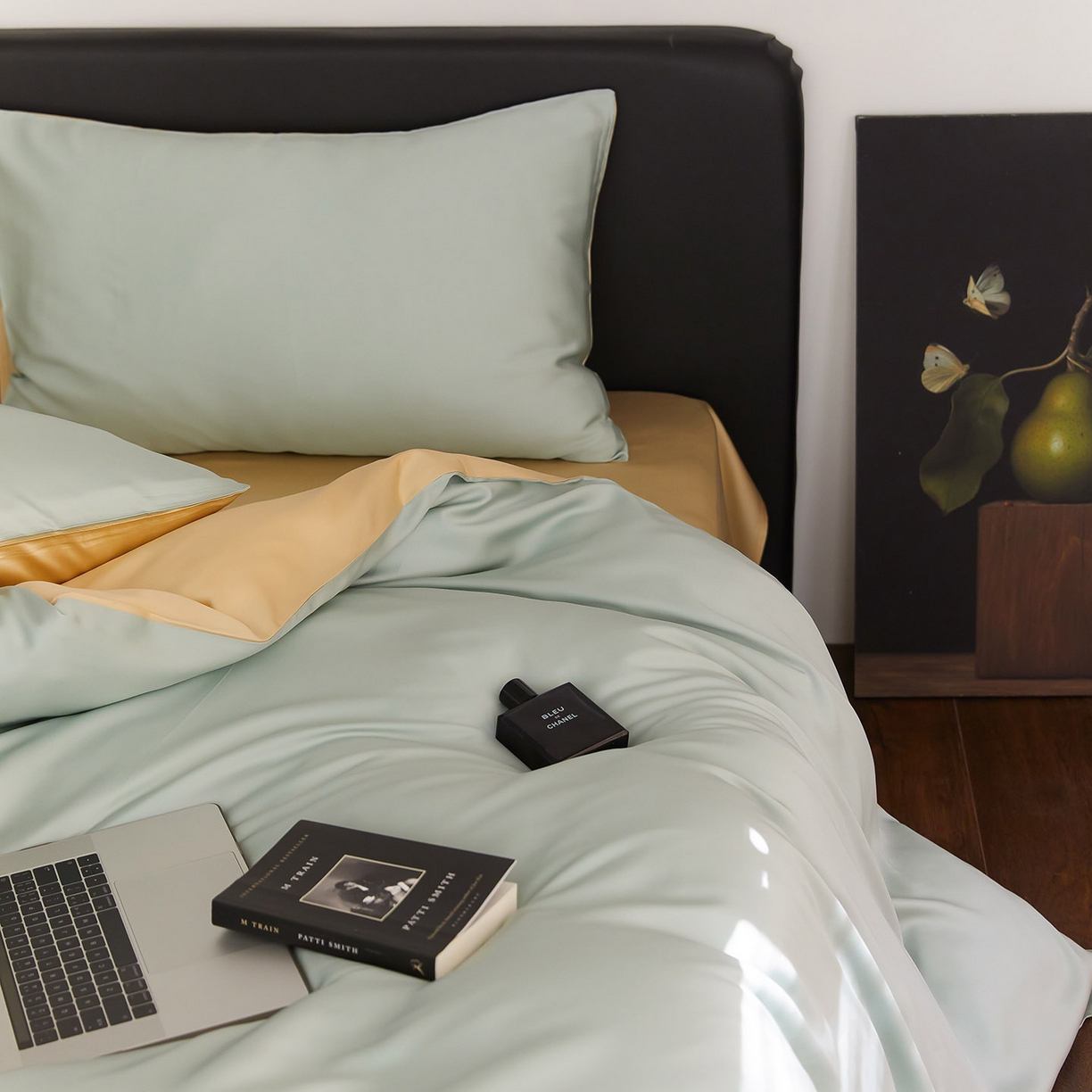 91家纺网 家纺一手货源 找家纺 群鹿蚕丝羽绒馆 2025新款60支兰精天丝纯色双拼四件套 浅艾绿-香槟金