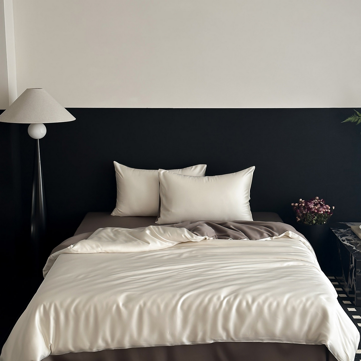 91家纺网 家纺一手货源 找家纺 群鹿蚕丝羽绒馆 2025新款60支兰精天丝纯色双拼四件套 乳蛋白-冷岩灰