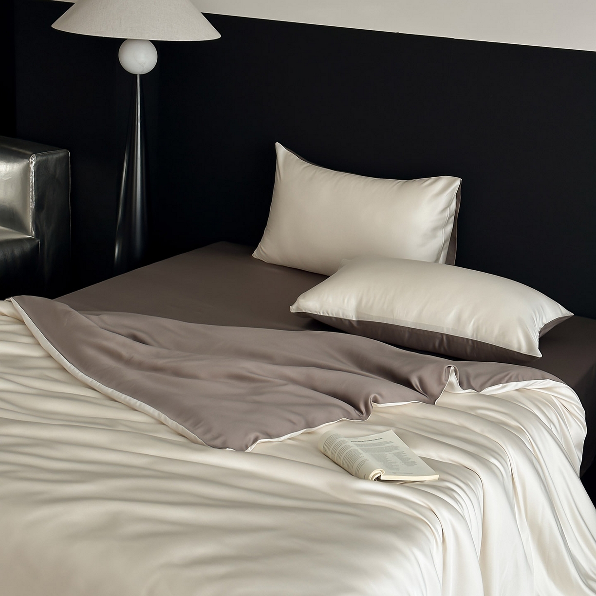 91家纺网 家纺一手货源 找家纺 群鹿蚕丝羽绒馆 2025新款60支兰精天丝纯色双拼四件套 乳蛋白-冷岩灰