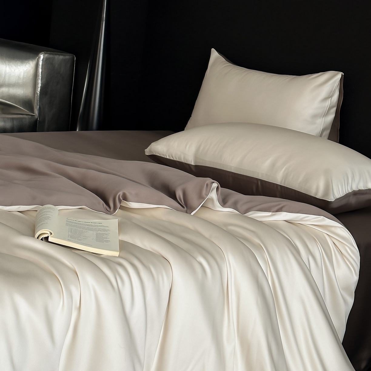 91家纺网 家纺一手货源 找家纺 群鹿蚕丝羽绒馆 2025新款60支兰精天丝纯色双拼四件套 乳蛋白-冷岩灰