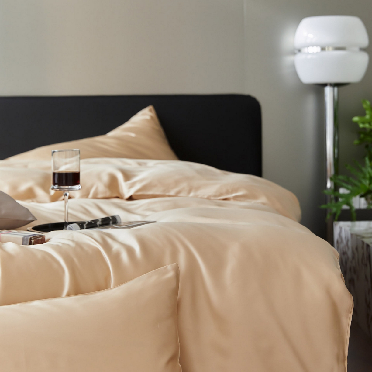 91家纺网 家纺一手货源 找家纺 群鹿蚕丝羽绒馆 2025新款60支兰精天丝纯色双拼四件套 沙茶色