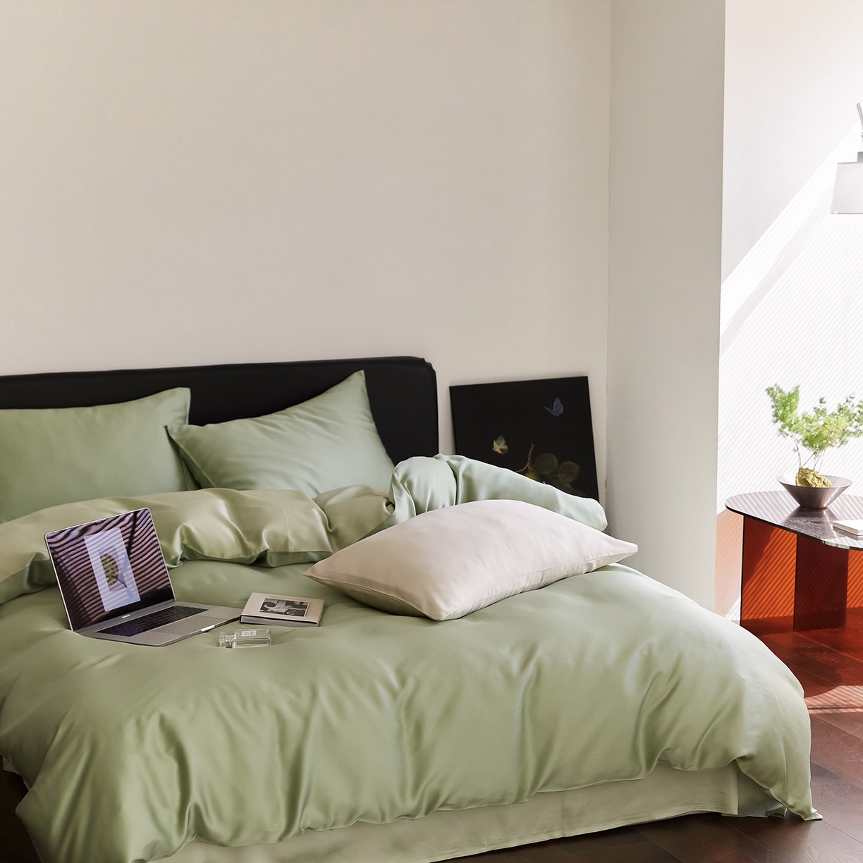 91家纺网 家纺一手货源 找家纺 群鹿蚕丝羽绒馆 2025新款60支兰精天丝纯色双拼四件套 香奈儿绿-嫩叶绿