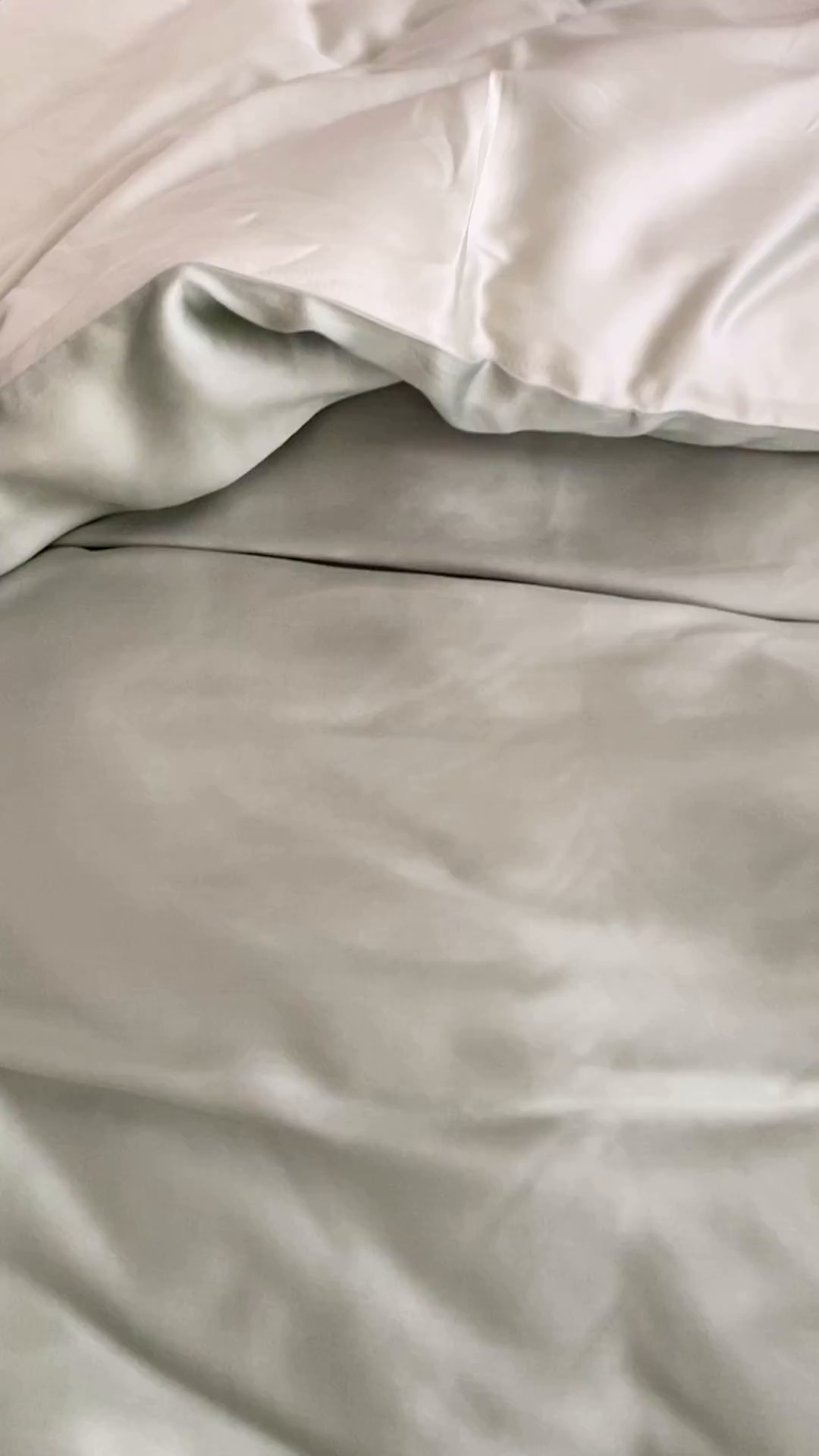 91家纺网 家纺一手货源 找家纺 群鹿蚕丝羽绒馆 2025新款60支兰精天丝纯色双拼四件套 香奈儿绿-嫩叶绿