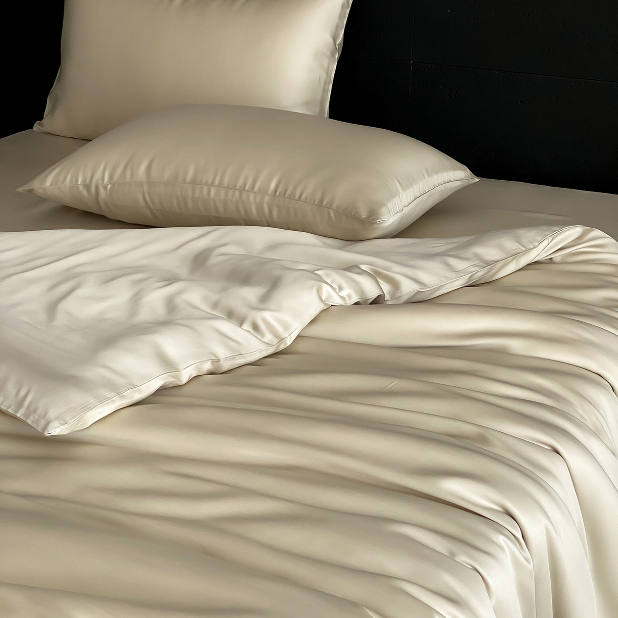 91家纺网 家纺一手货源 找家纺 群鹿蚕丝羽绒馆 2025新款60支兰精天丝纯色双拼四件套 烟轻绿