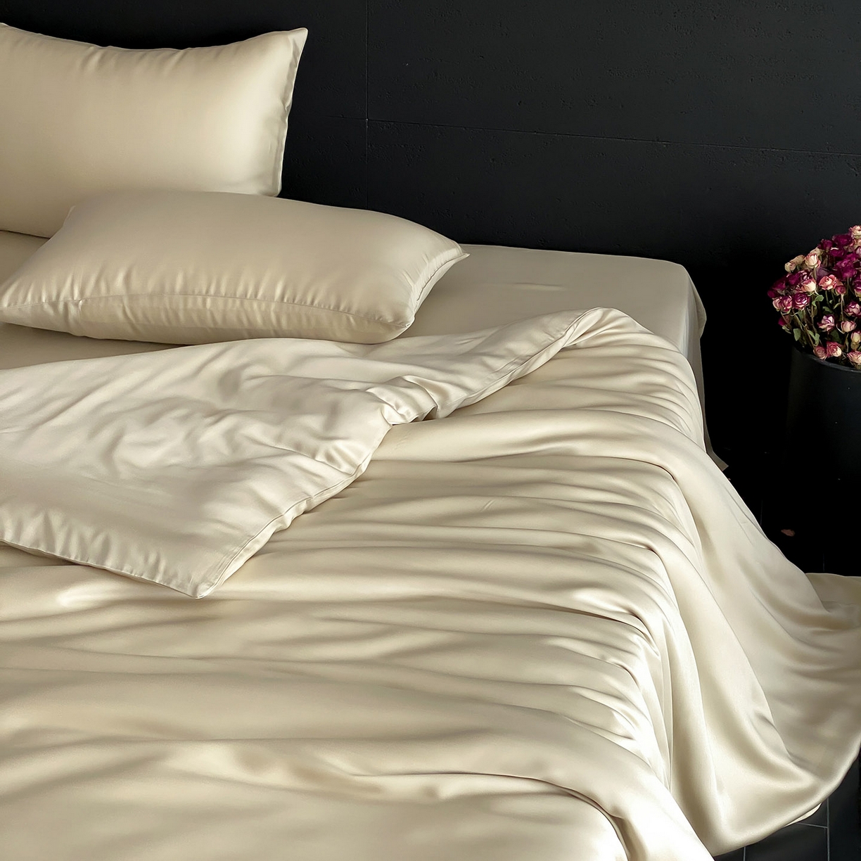 91家纺网 家纺一手货源 找家纺 群鹿蚕丝羽绒馆 2025新款60支兰精天丝纯色双拼四件套 烟轻绿