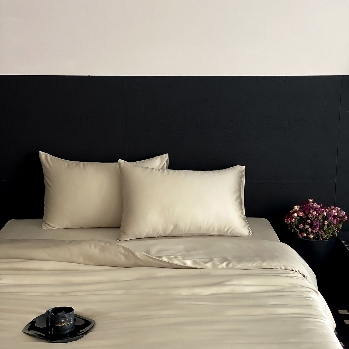 91家纺网 家纺一手货源 找家纺 群鹿蚕丝羽绒馆 2025新款60支兰精天丝纯色双拼四件套 烟轻绿