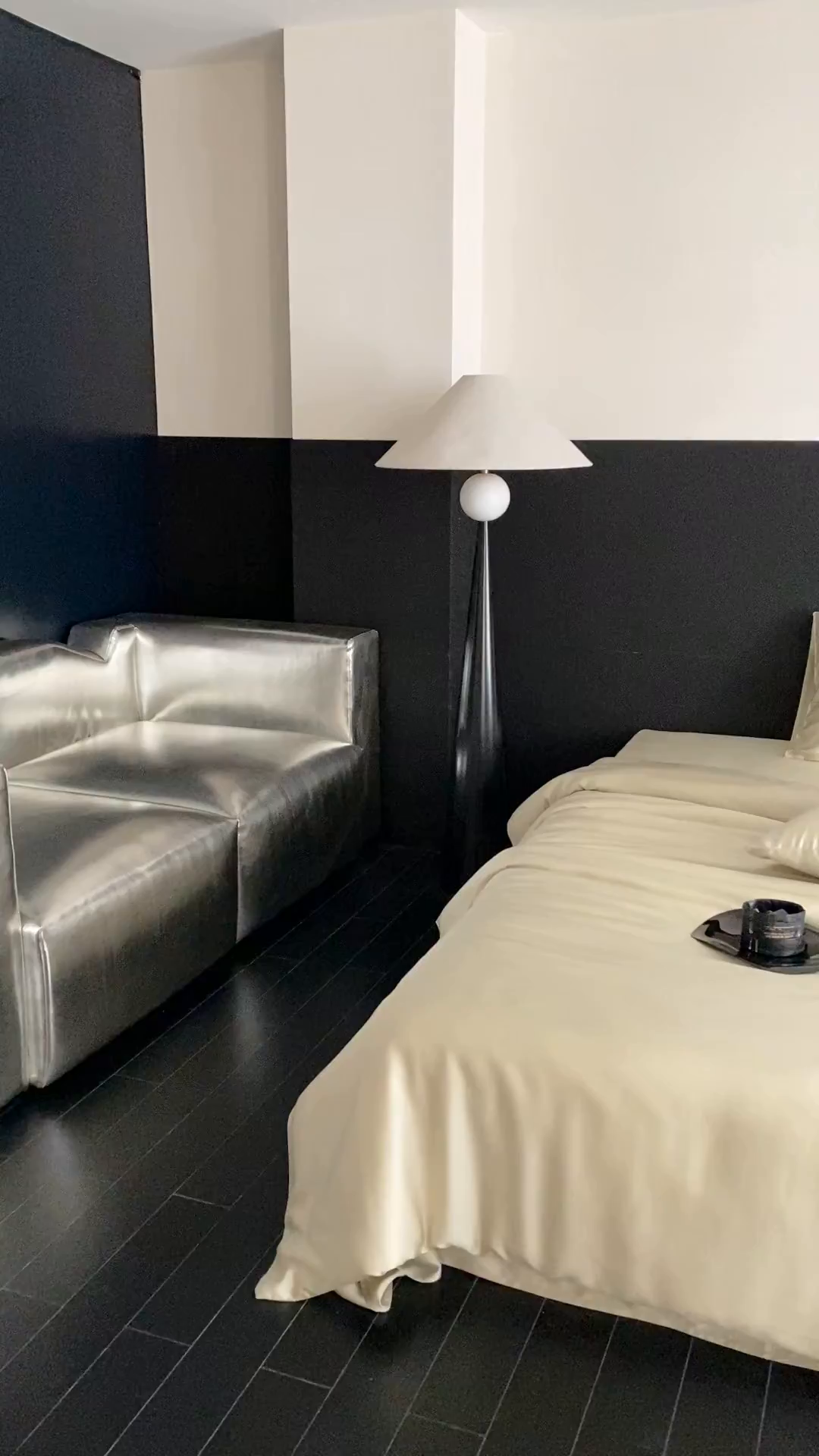 91家纺网 家纺一手货源 找家纺 群鹿蚕丝羽绒馆 2025新款60支兰精天丝纯色双拼四件套 烟轻绿