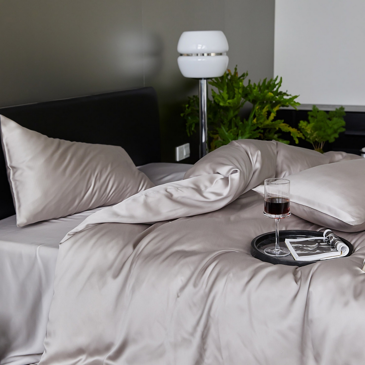 91家纺网 家纺一手货源 找家纺 群鹿蚕丝羽绒馆 2025新款60支兰精天丝纯色双拼四件套 岩石灰