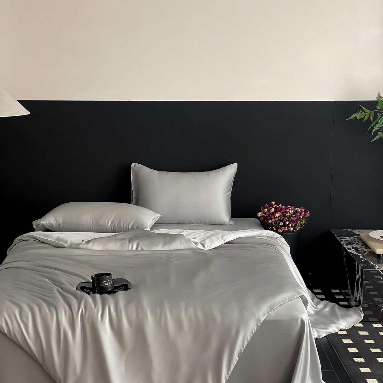 91家纺网 家纺一手货源 找家纺 群鹿蚕丝羽绒馆 2025新款60支兰精天丝纯色双拼四件套 云纱灰