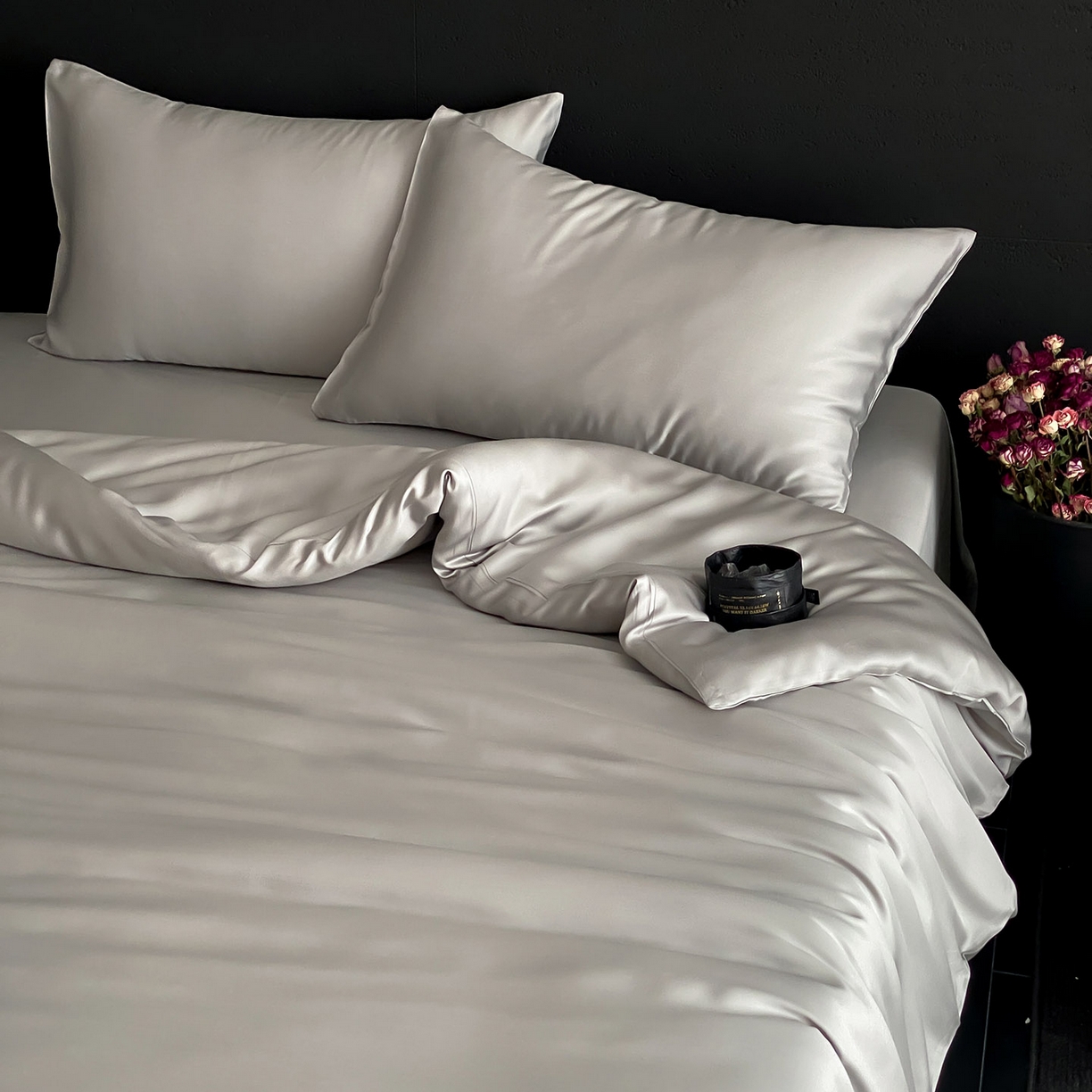 91家纺网 家纺一手货源 找家纺 群鹿蚕丝羽绒馆 2025新款60支兰精天丝纯色双拼四件套 云纱灰