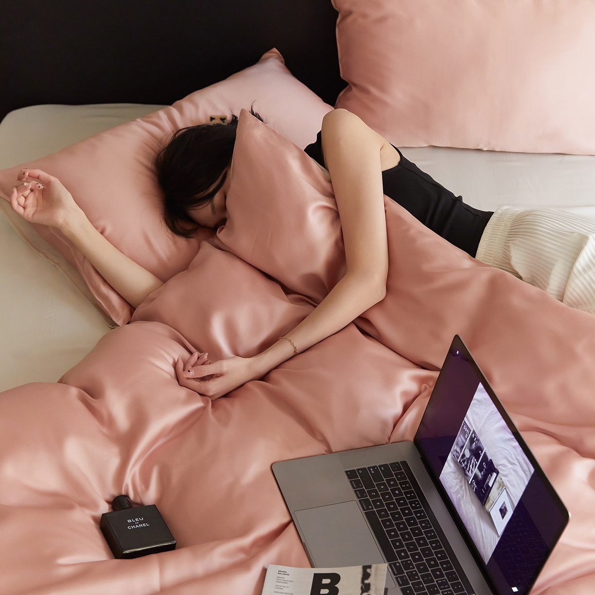 群鹿蚕丝羽绒馆 2025新款60支兰精天丝纯色双拼四件套 芝芝桃桃-极地白