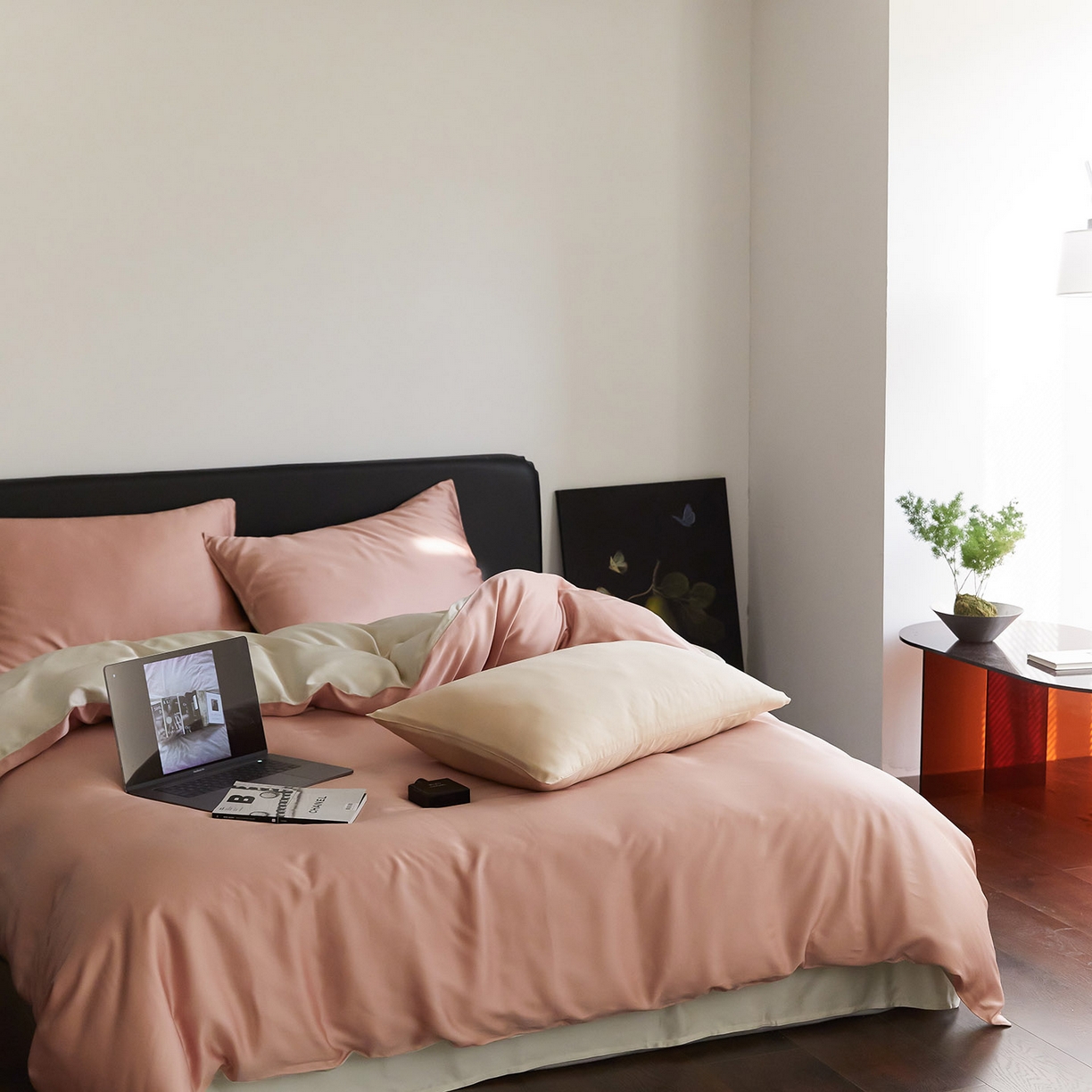 91家纺网 家纺一手货源 找家纺 群鹿蚕丝羽绒馆 2025新款60支兰精天丝纯色双拼四件套 芝芝桃桃-极地白