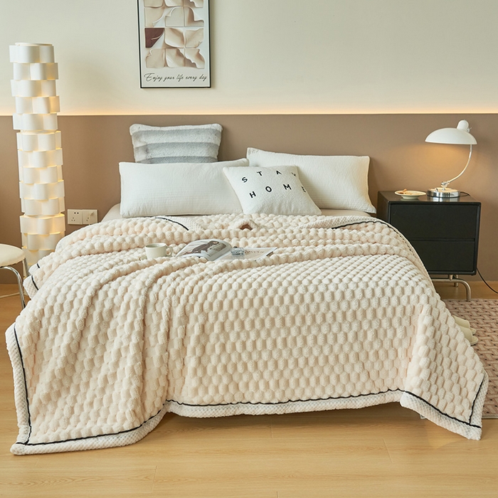 91家纺网 家纺一手货源 找家纺 乐家欣 2025新款A类金龟绒多功能毛毯高克重法莱绒牛奶绒贝贝绒保暖毛毯 米白