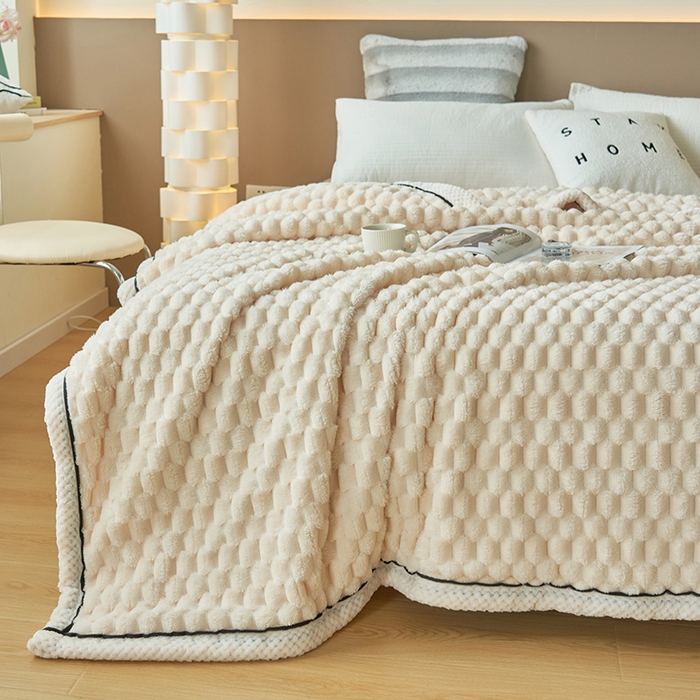 91家纺网 家纺一手货源 找家纺 乐家欣 2025新款A类金龟绒多功能毛毯高克重法莱绒牛奶绒贝贝绒保暖毛毯 米白