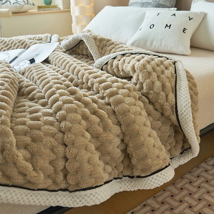 91家纺网 家纺一手货源 找家纺 乐家欣 2025新款A类金龟绒多功能毛毯高克重法莱绒牛奶绒贝贝绒保暖毛毯 奶咖