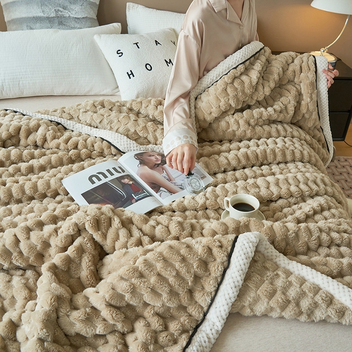 91家纺网 家纺一手货源 找家纺 乐家欣 2025新款A类金龟绒多功能毛毯高克重法莱绒牛奶绒贝贝绒保暖毛毯 奶咖