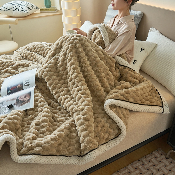 91家纺网 家纺一手货源 找家纺 乐家欣 2025新款A类金龟绒多功能毛毯高克重法莱绒牛奶绒贝贝绒保暖毛毯 奶咖