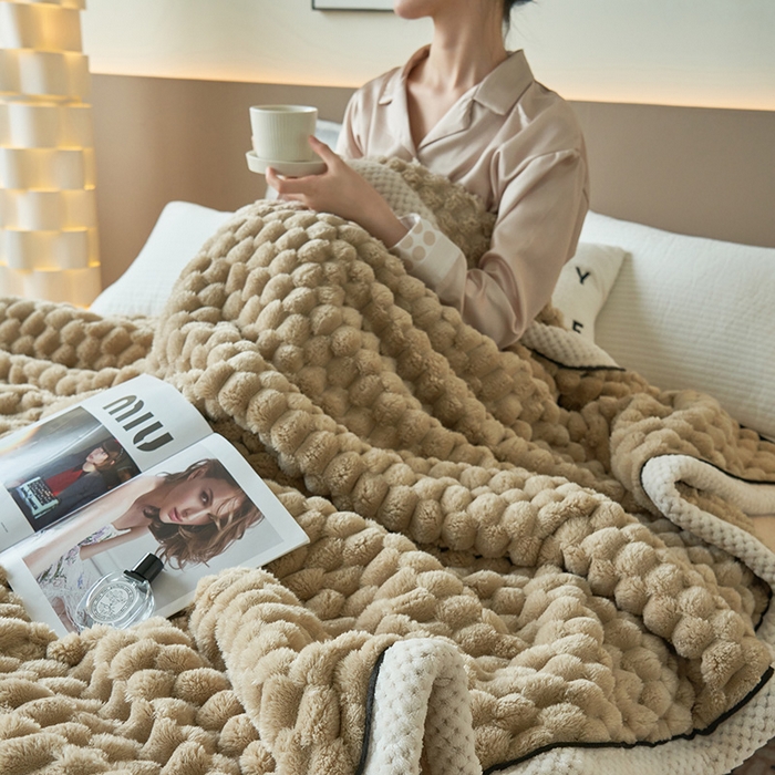 91家纺网 家纺一手货源 找家纺 乐家欣 2025新款A类金龟绒多功能毛毯高克重法莱绒牛奶绒贝贝绒保暖毛毯 奶咖