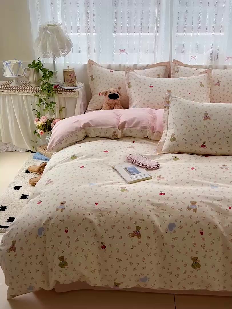 91家纺网 家纺一手货源 找家纺 依庭2025春夏新款12868全棉纯棉四件套 莱迪熊-粉