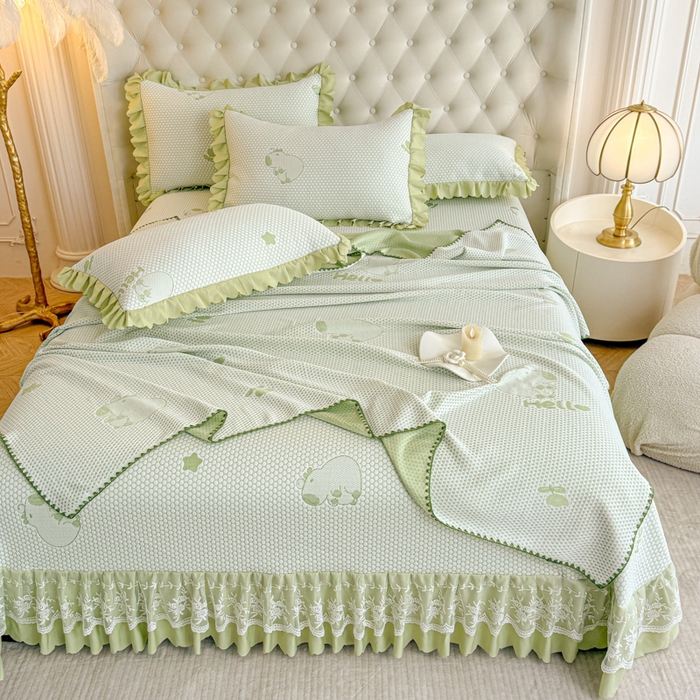 91家纺网 家纺一手货源 找家纺 美莱家纺 2025新款床盖款冰豆豆凉席床裙冰丝席小冰熊夏被单件三件套四件套 卡皮巴拉-绿