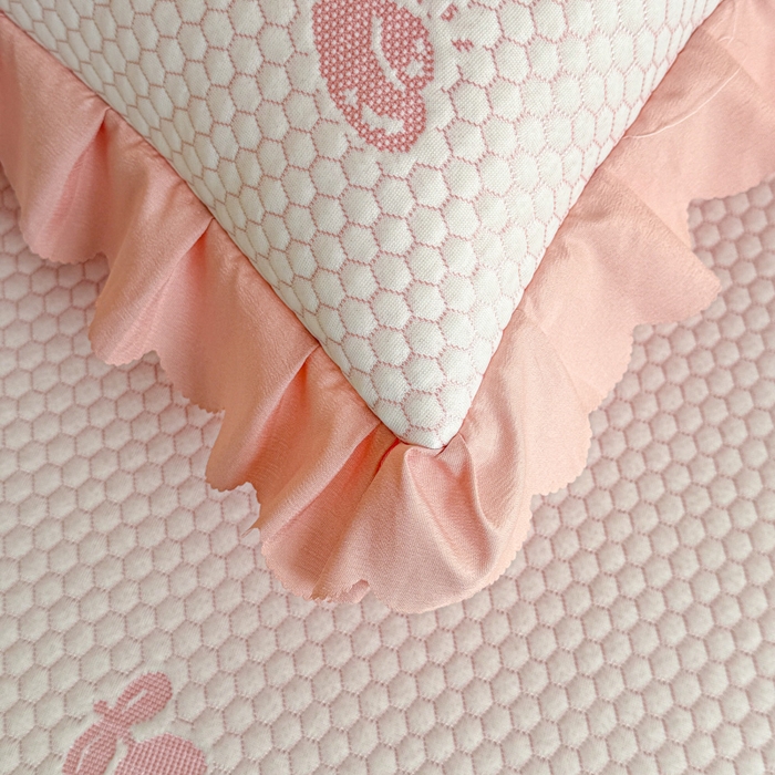 91家纺网 家纺一手货源 找家纺 美莱家纺 2025新款床盖款冰豆豆凉席床裙冰丝席小冰熊夏被单件三件套四件套 卡皮巴拉-玉