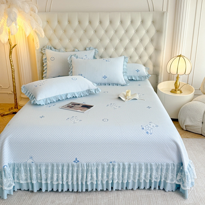 91家纺网 家纺一手货源 找家纺 美莱家纺 2025新款床盖款冰豆豆凉席床裙冰丝席小冰熊夏被单件三件套四件套 小冰熊-兰