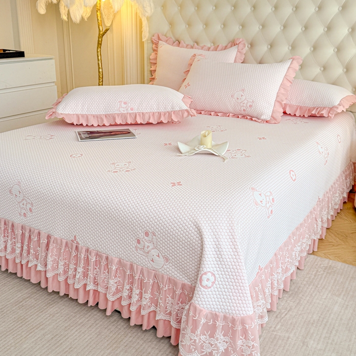 91家纺网 家纺一手货源 找家纺 美莱家纺 2025新款床盖款冰豆豆凉席床裙冰丝席小冰熊夏被单件三件套四件套 小冰熊-玉