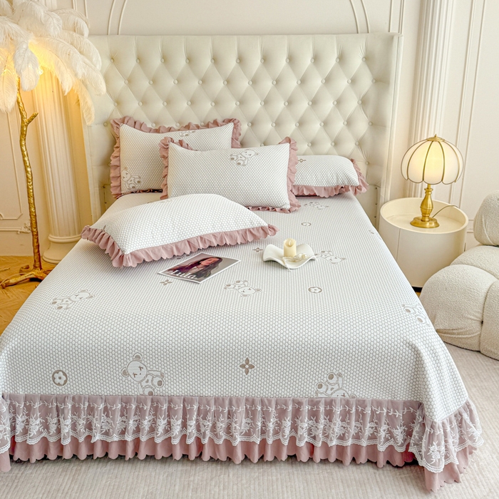 91家纺网 家纺一手货源 找家纺 美莱家纺 2025新款床盖款冰豆豆凉席床裙冰丝席小冰熊夏被单件三件套四件套 小冰熊-棕