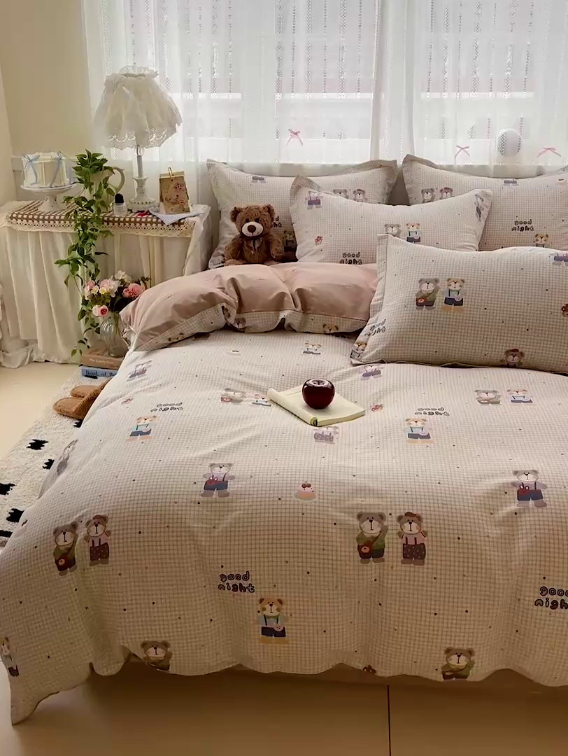 91家纺网 家纺一手货源 找家纺 依庭2025春夏新款12868全棉纯棉四件套 小熊系铃