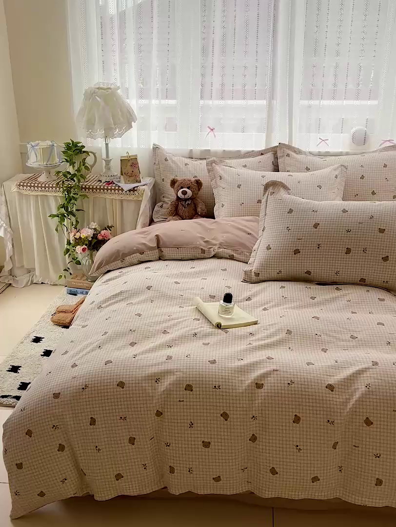 91家纺网 家纺一手货源 找家纺 依庭2025春夏新款12868全棉纯棉四件套 熊熊奶冻