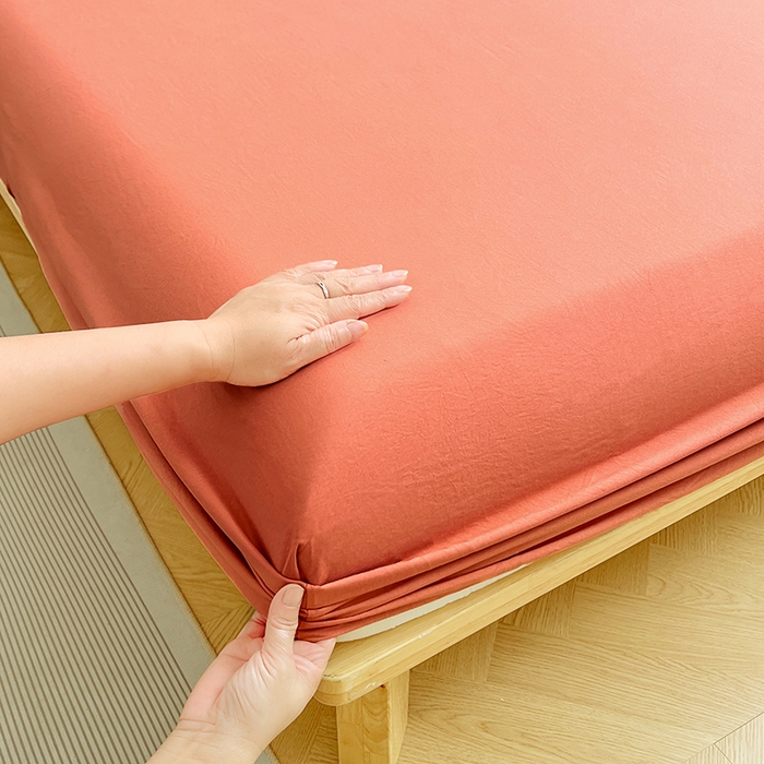 91家纺网 家纺一手货源 找家纺 卡迪熊家纺 2025新款亲肤舒适水洗m单床笠 落日橙