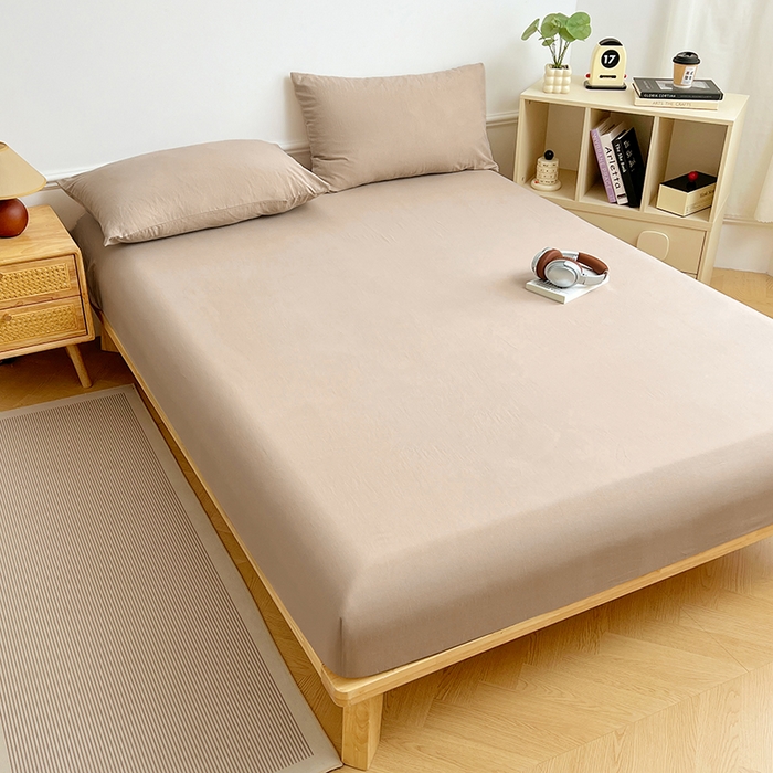 91家纺网 家纺一手货源 找家纺 卡迪熊家纺 2025新款亲肤舒适水洗m单床笠 卡其