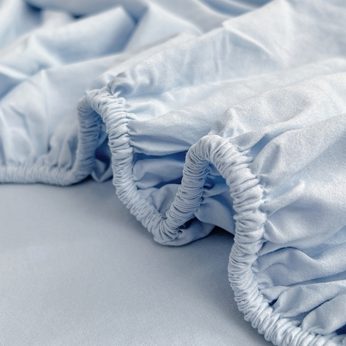 91家纺网 家纺一手货源 找家纺 卡迪熊家纺 2025新款亲肤舒适水洗m单床笠 天空蓝