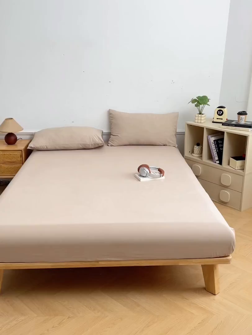 91家纺网 家纺一手货源 找家纺 卡迪熊家纺 2025新款亲肤舒适水洗m单床笠 卡其