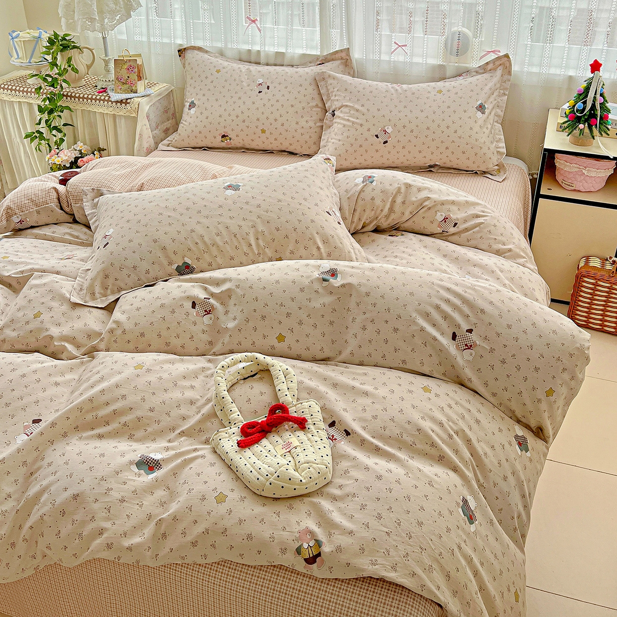 91家纺网 家纺一手货源 找家纺 依庭 2025春夏新款12868全棉纯棉印花卡通系列单被套 被套单件 莱迪熊-粉